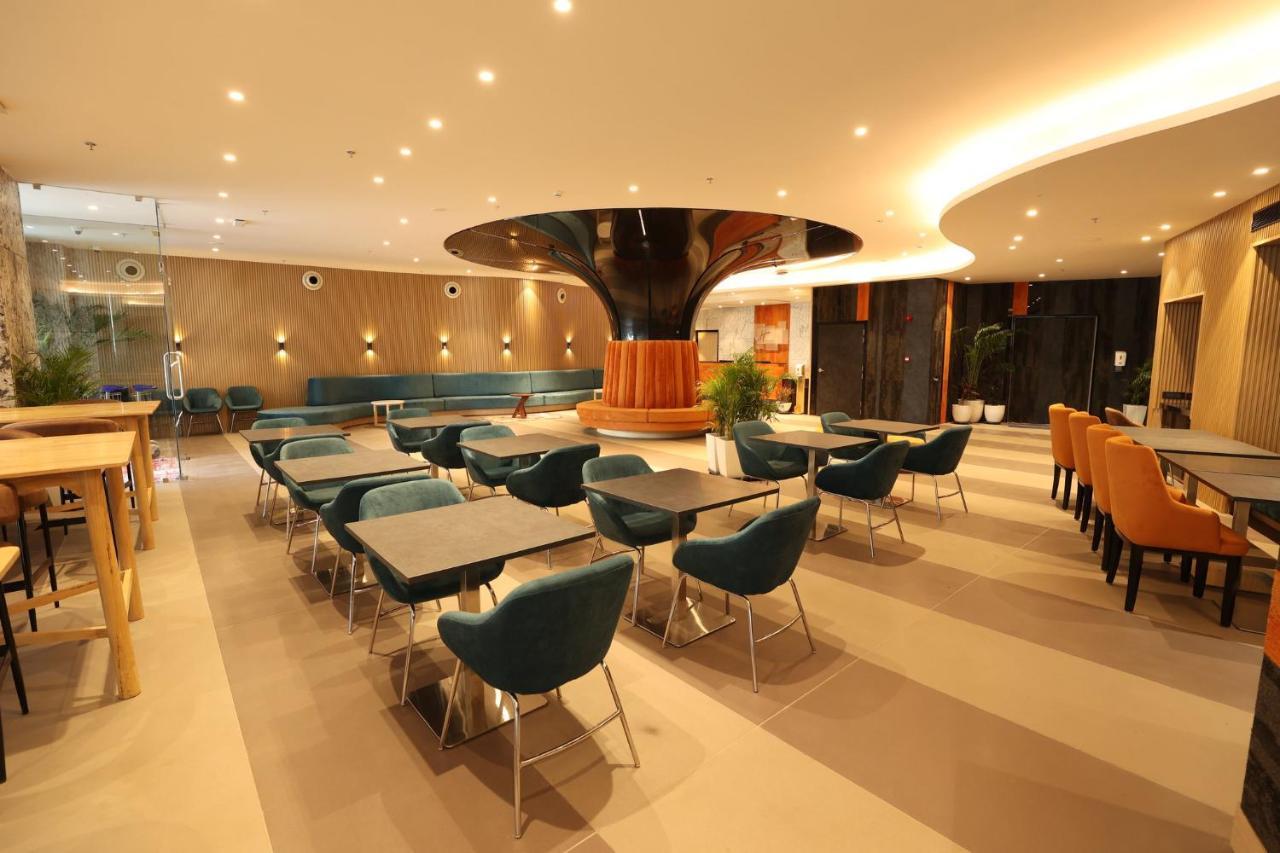 Holiday Inn Express & Suites Jaipur Gopalpura Exterior photo